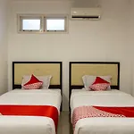Oyo 916 Bintara Residence