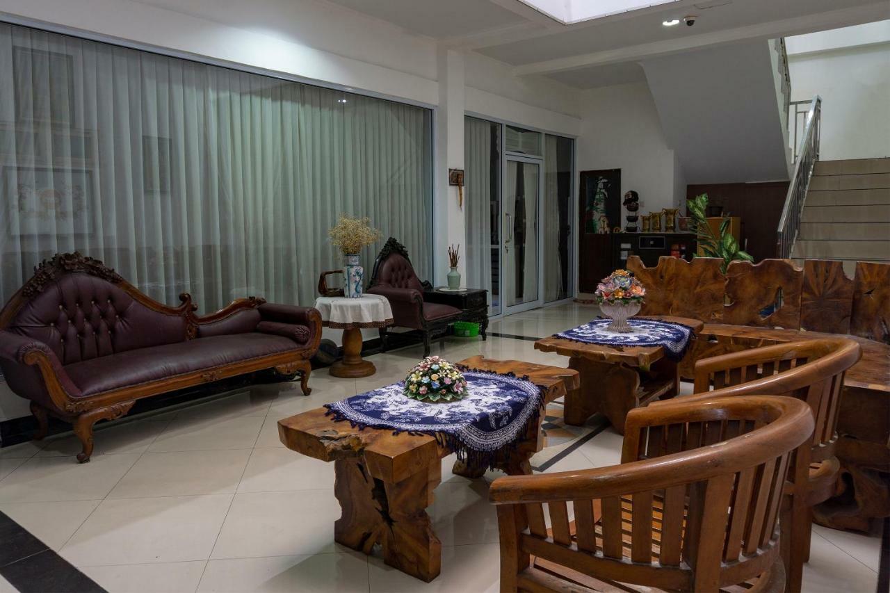 Hotel Oyo 916 Bintara